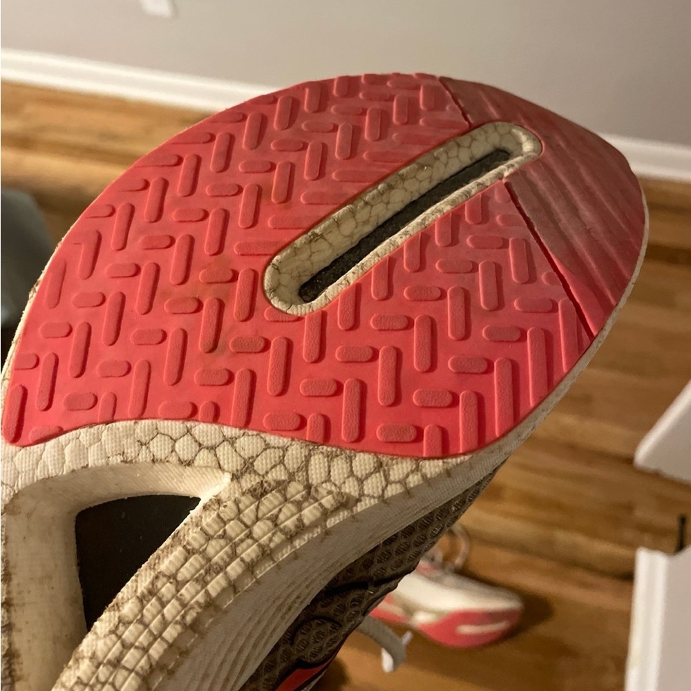 Running Shoes - Picture 6 of 9